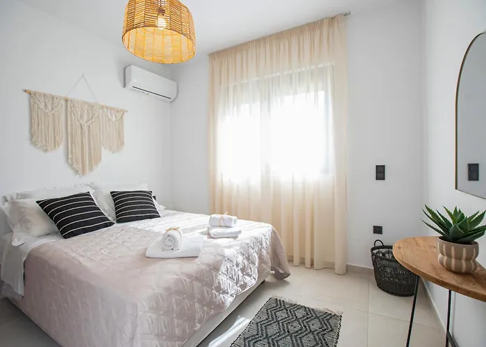 Laura Tatil Evi Afantou